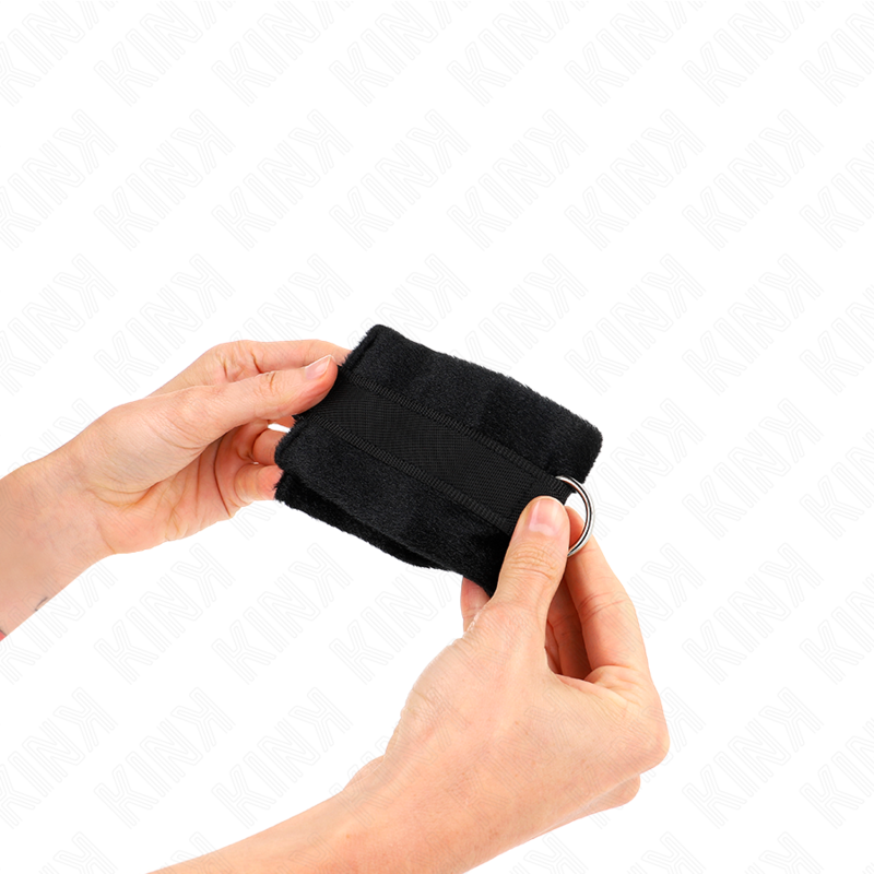 KINK - BEGINNER FUR HANDCUFFS BLACK 30 X 7 CM