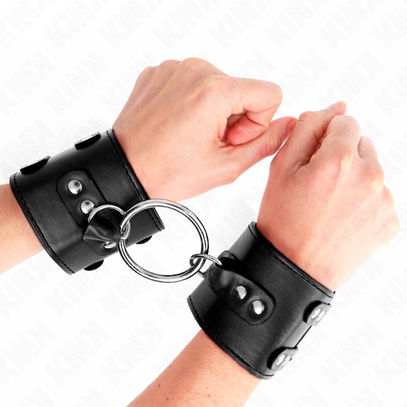 KINK - FIXED WRIST CUFFS WITH RING AND RIVETS ADJUSTABLE BLACK 17-22 CM X 6.5 CM